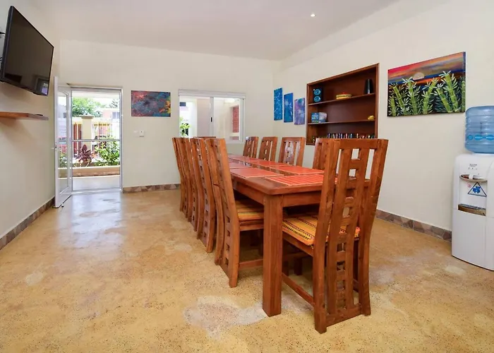 Spacious Family With Beautiful Garden View Séjour chez l'habitant